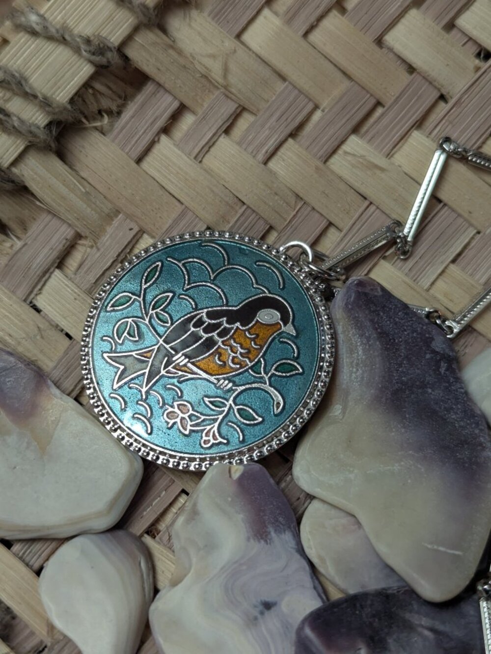 Vintage Sarah Coventry “1977 Spring Song” silver tone bird pendant necklace